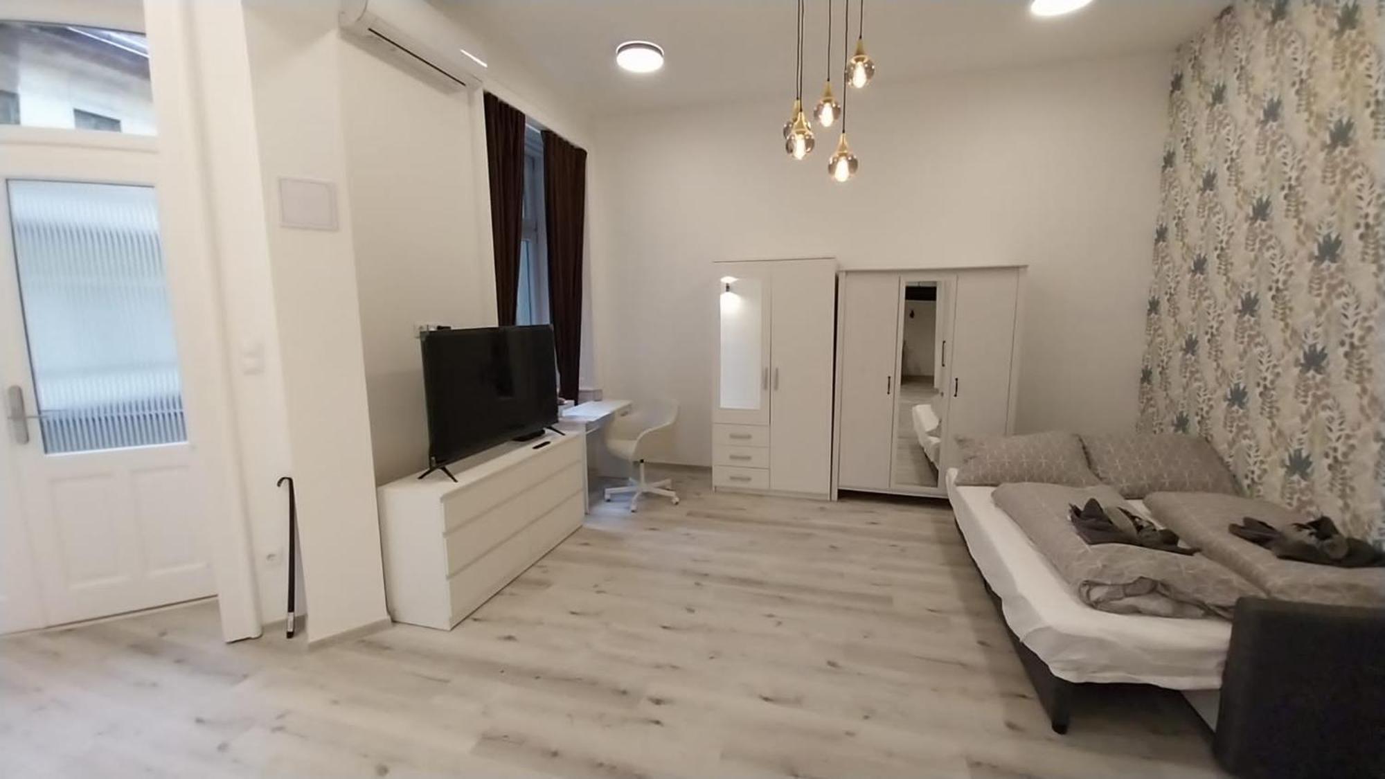 Szekely Apartment Near Deak Ferenc Square With Free Parking In Garage بودابست المظهر الخارجي الصورة