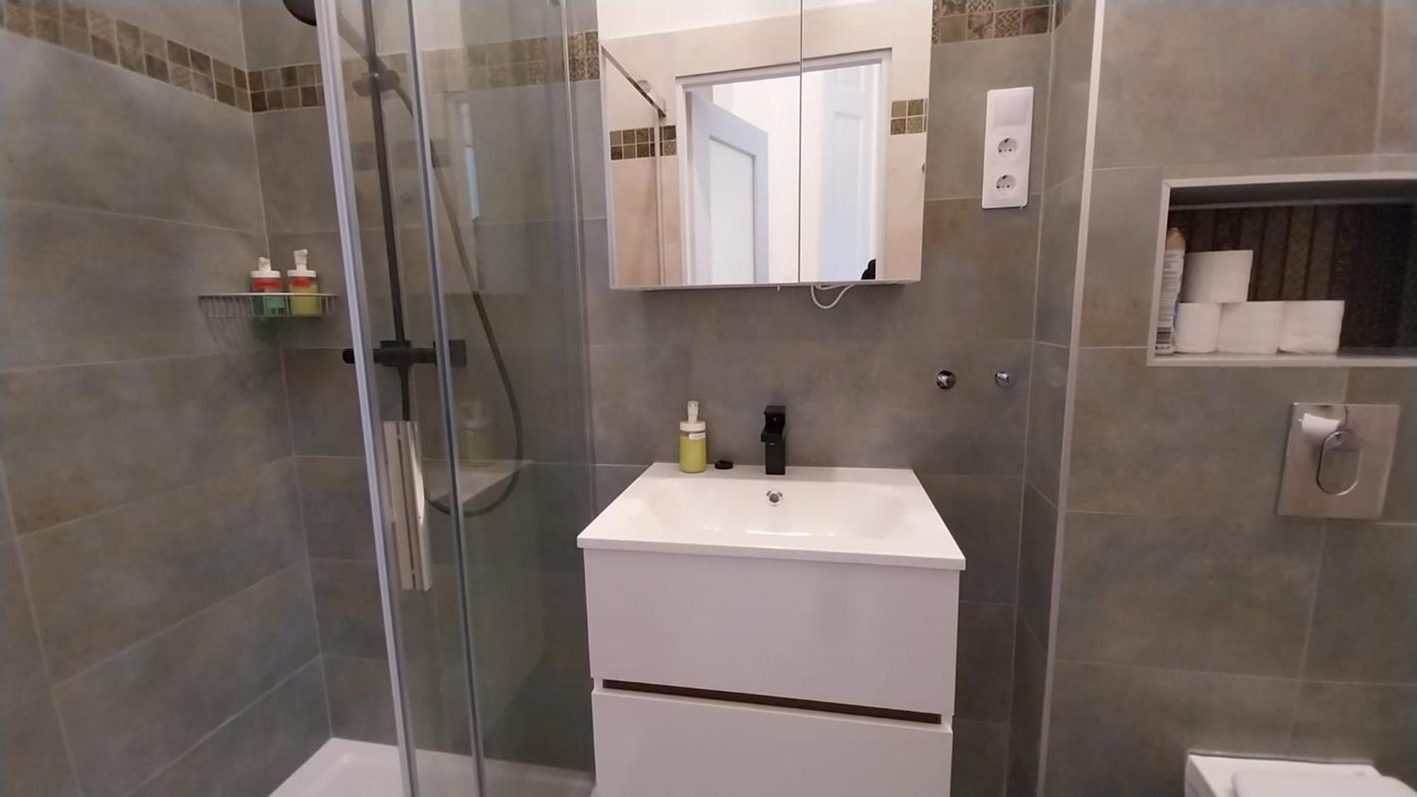 Szekely Apartment Near Deak Ferenc Square With Free Parking In Garage بودابست المظهر الخارجي الصورة